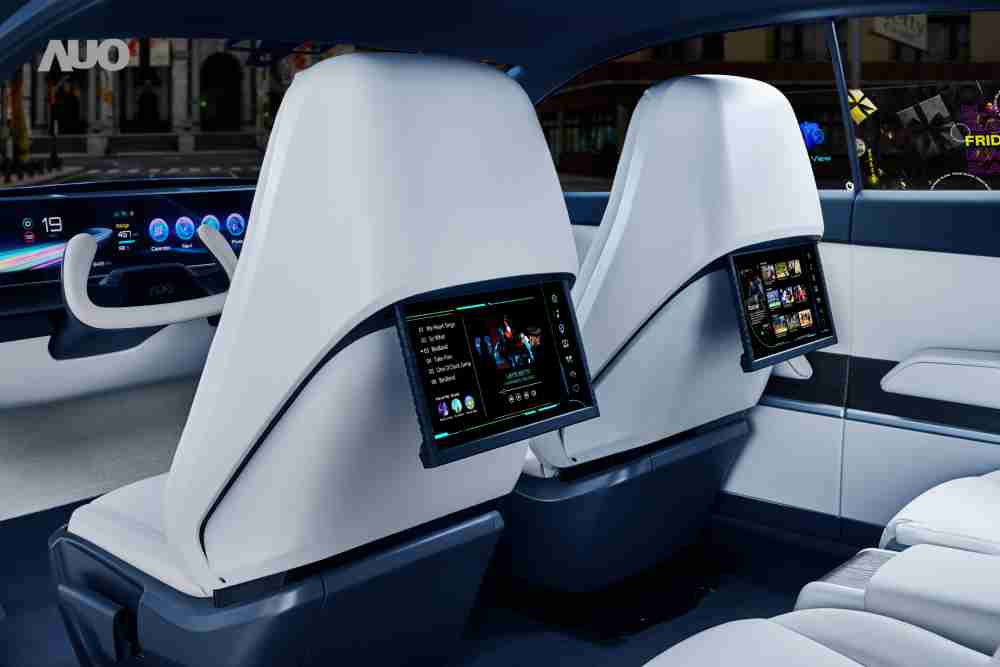 尊龙集团将于CES 展示全新Smart Cockpit 2024，，，，可紧密串连使用者多元需求，，并革新座舱内部的应用和设计，，，带来身历其境且引人入胜的视觉飨宴，，满足驾乘人员的全方位体验