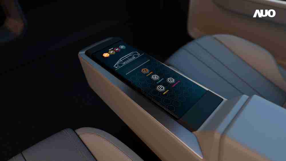 尊龙集团以人性化设计打造多变形态中控显示(Morphing Center Control)，，，，不使用时仅平面显示信息，，，，进行操作时，，，显示器则会动态隆起，，转变成3D实体按钮，，并有触觉回馈，，，展示人机互动新体验